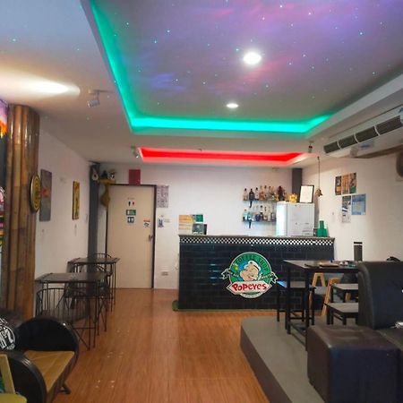 Popeyes Hostel Patong Exterior foto