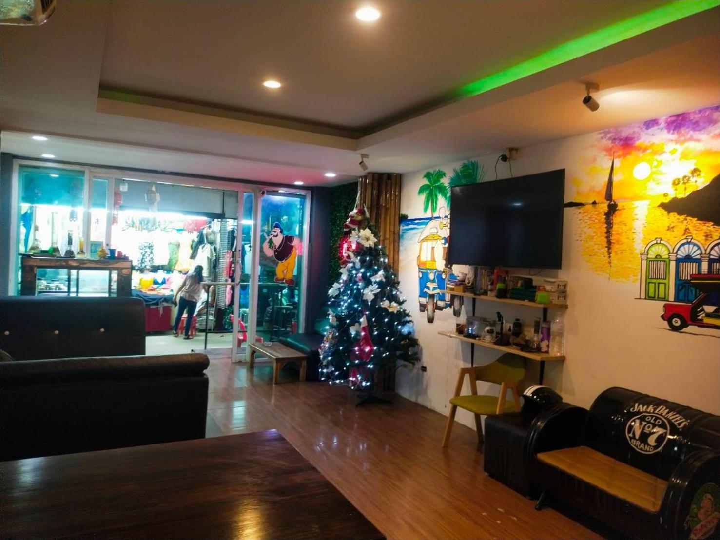 Popeyes Hostel Patong Exterior foto